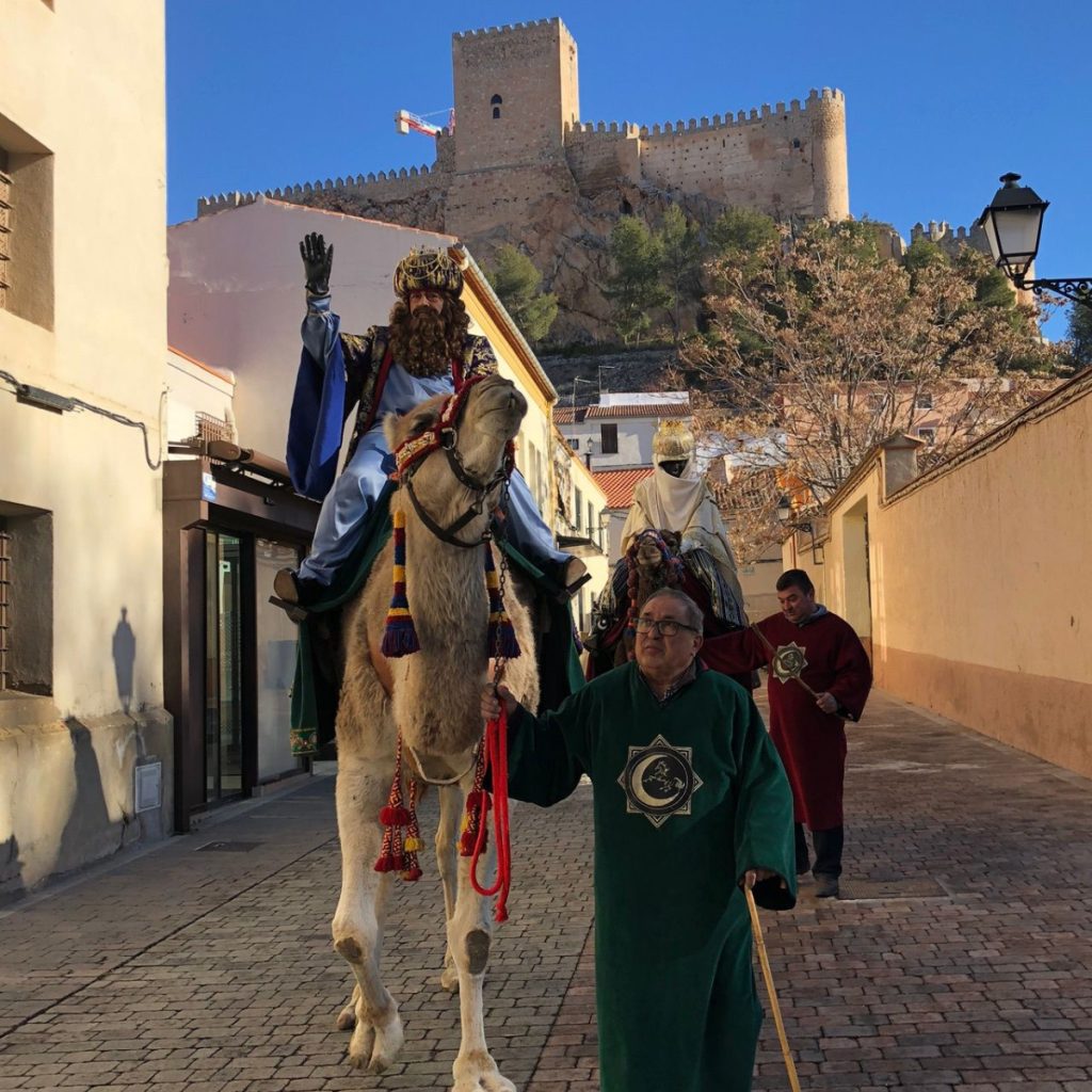 Rey invitado por Israel Rico