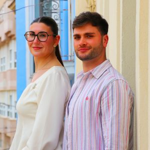 María Costa, Reina de las Fiestas Mayores 2026, y su acompañante, Pablo Pardo | V.GIL