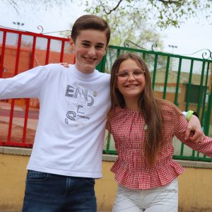 Aimée Garrido, Reina Infantil de Fiestas Mayores, y Agustín López, Presidente de la Comisión Infantil 2026| V.GIL