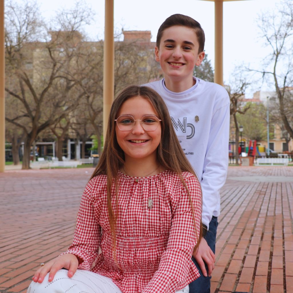 Aimée Garrido, Reina Infantil de Fiestas Mayores, y Agustín López, Presidente de la Comisión Infantil 2026| V.GIL