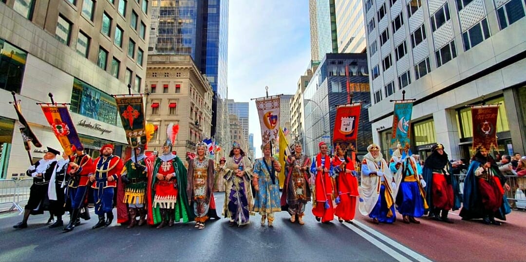 Moros y cristianos de Alcoy en la quinta avenida de Nueva York en 2003