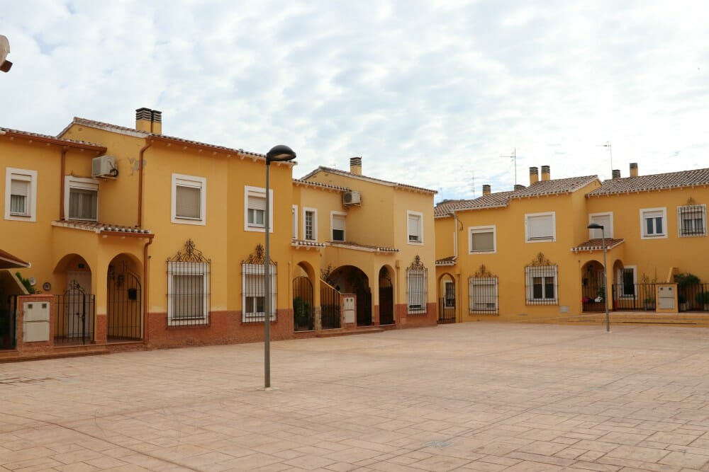 Plaza de Scandiano en Almansa
