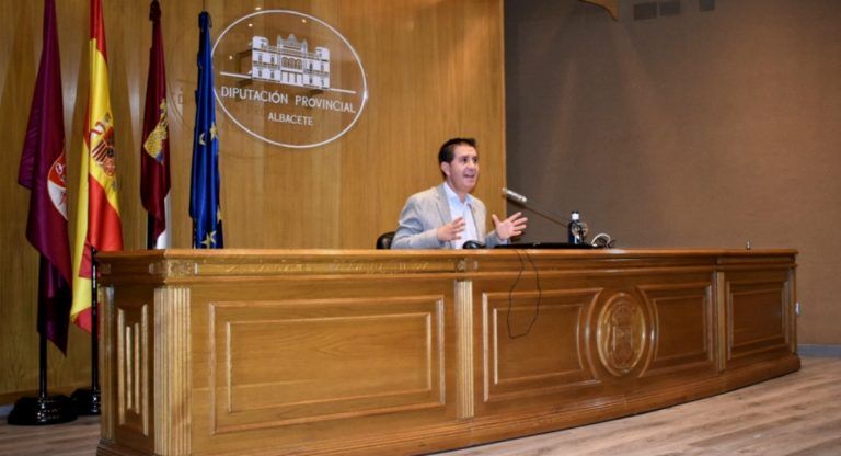 La Diputación da subvenciones para la limpieza de los colegios de Albacete por el COVID