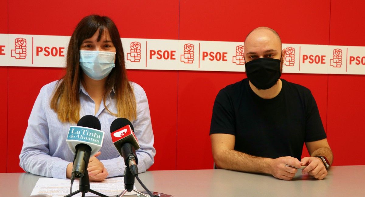 Clara López y Valero González PSOE Almansa