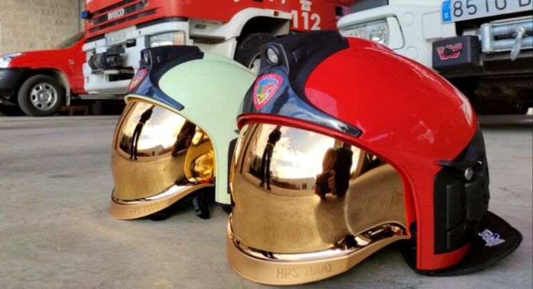 Nuevos cascos para los bomberos Almansa