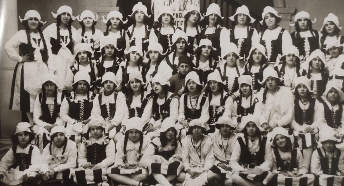 Gran carnaval 1923 niñas en casa del Marqués