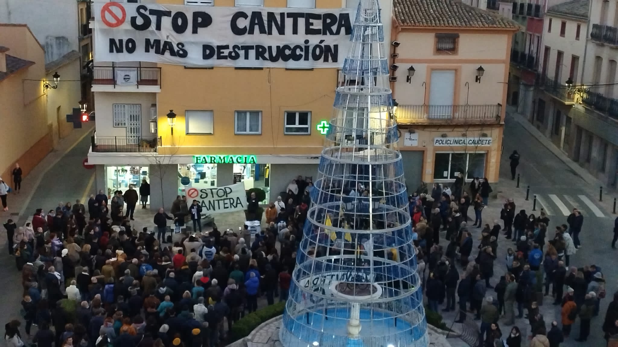 Manifestación Caudete cantera Sierra del Cuchillo