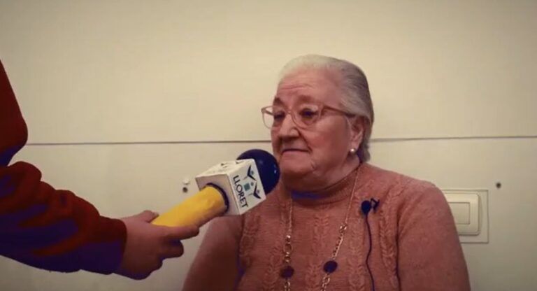 José Lloret entrevista mujeres Residencia el Castillo