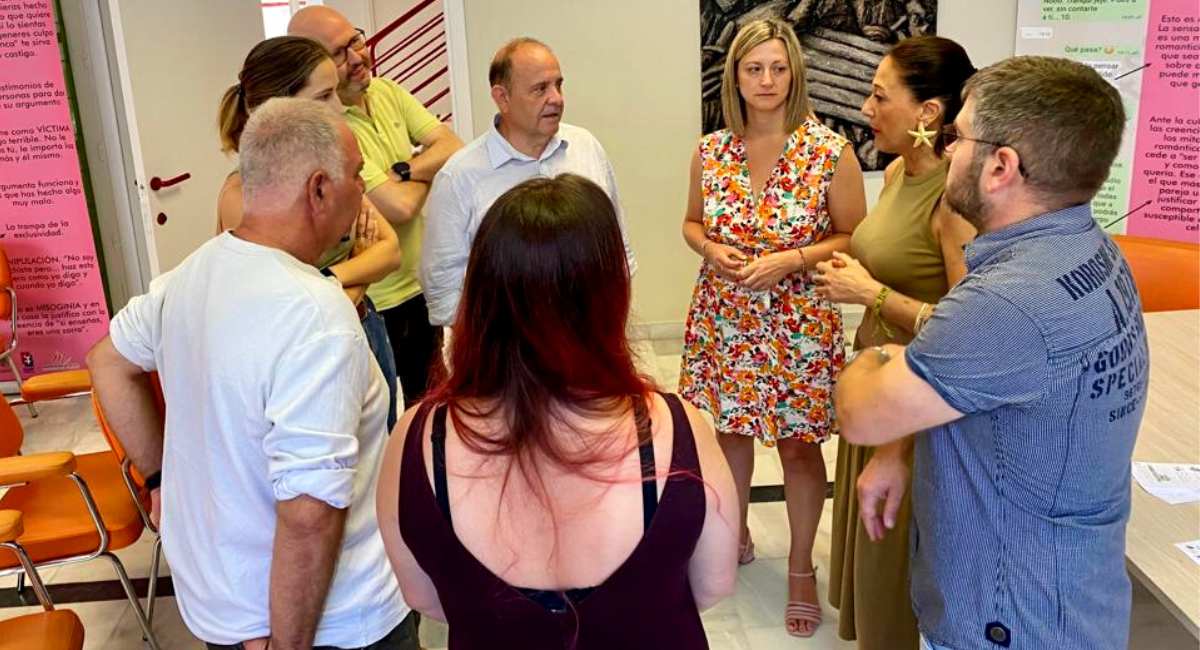 Reunión entre Asprona Almansa y el Ayuntamiento, en relación a 'Quiero vivir en este barrio'