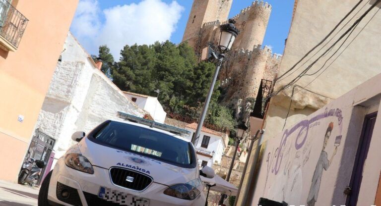 policia local ayuntamiento avisar peatón