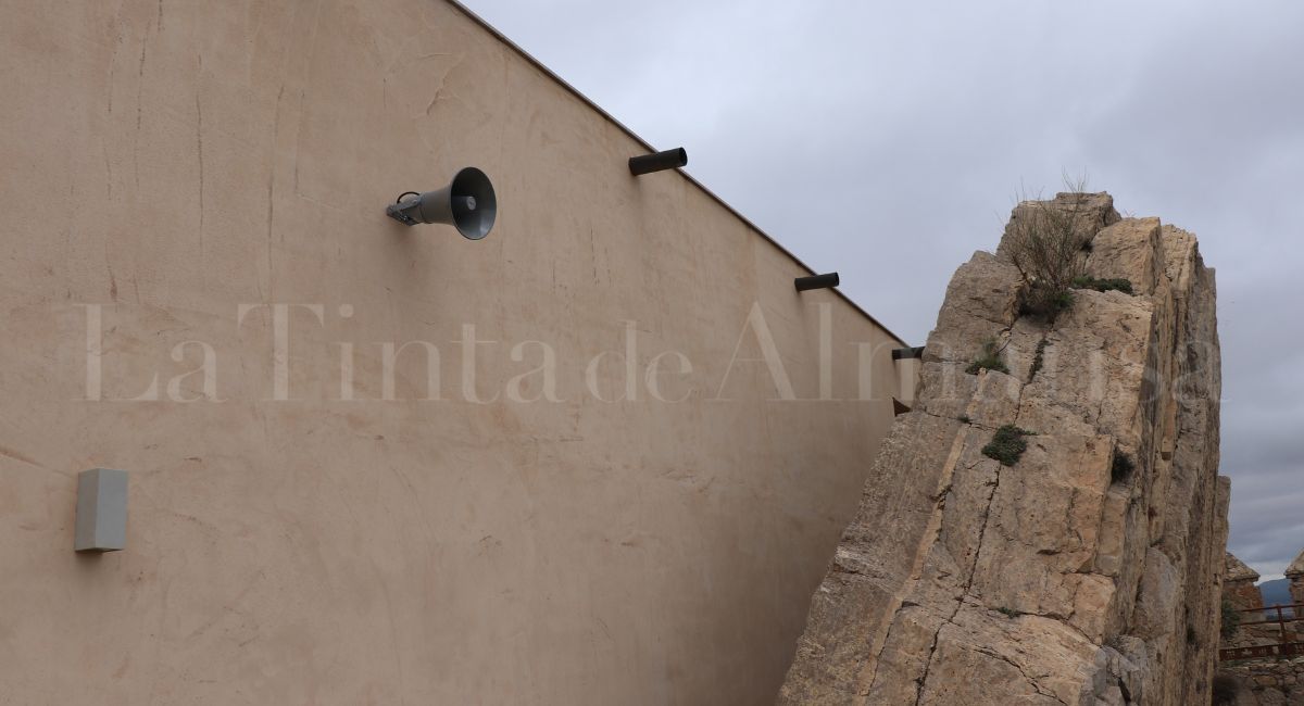 Castillo Almansa mejora seguridad