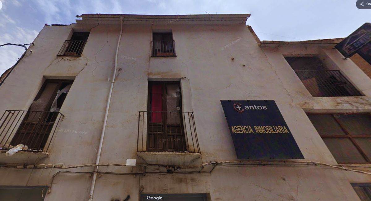 demolición edificio ruinas almansa