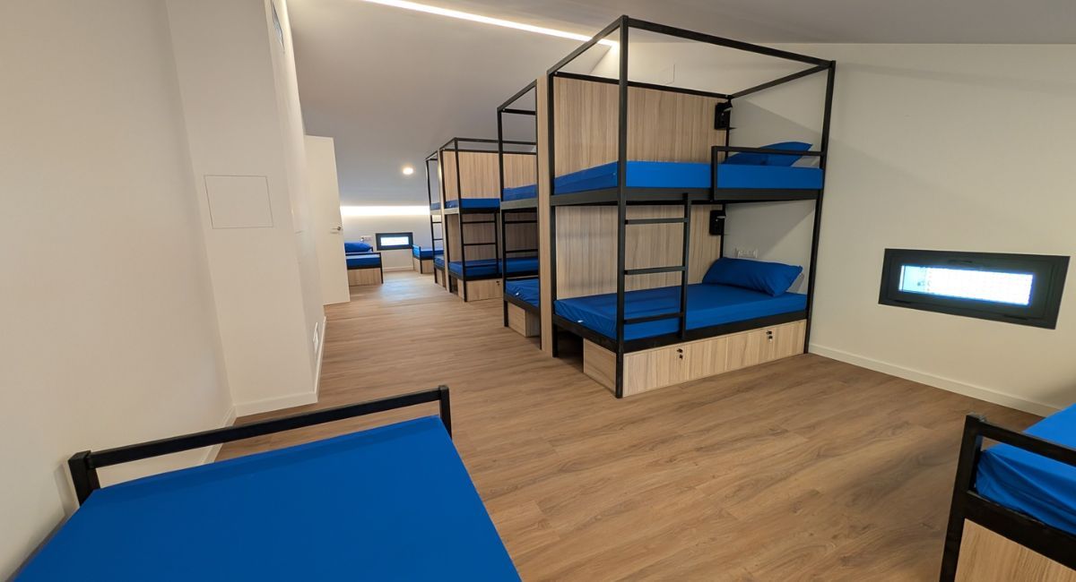 albergue casa llavero almansa habitación