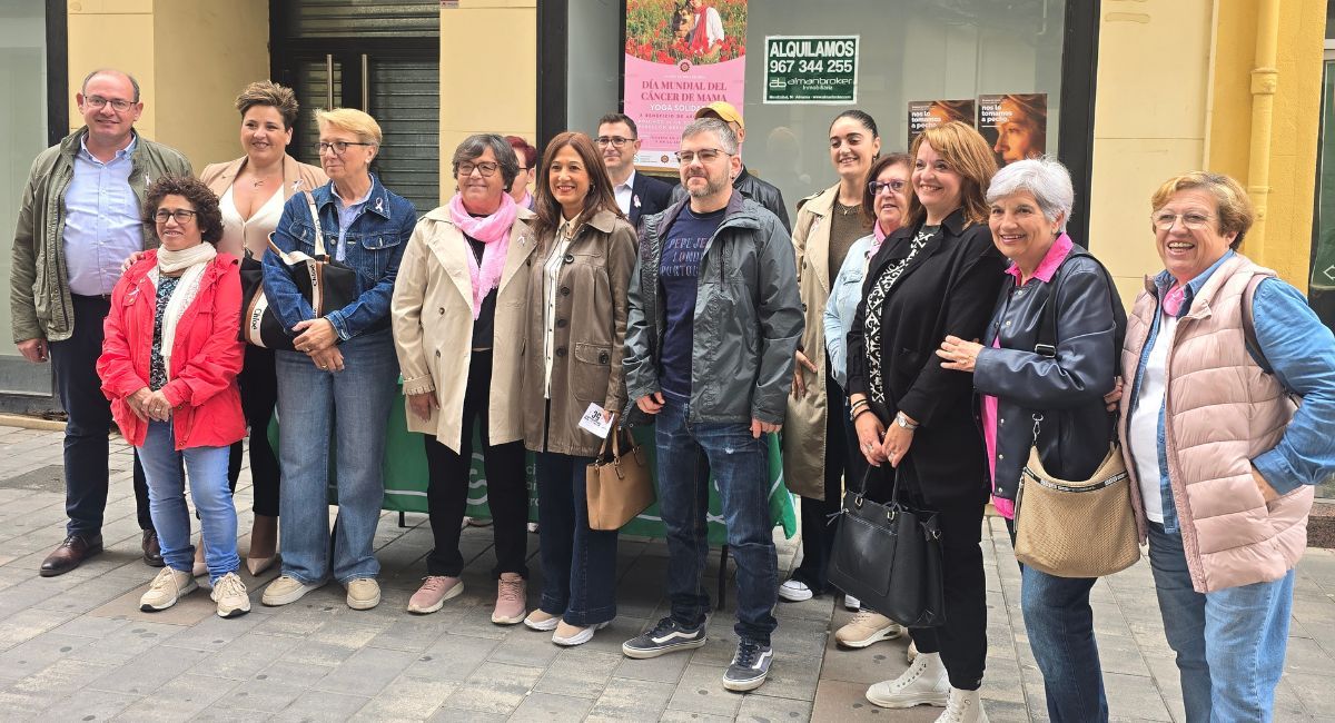 AECC Almansa mesa informativa