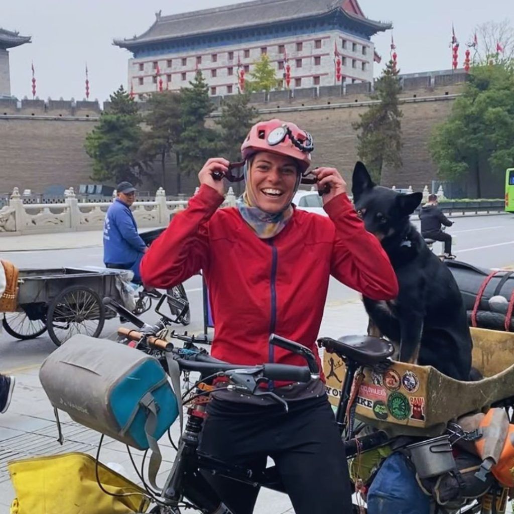 ana carmen xian dexter viaje bici almansa