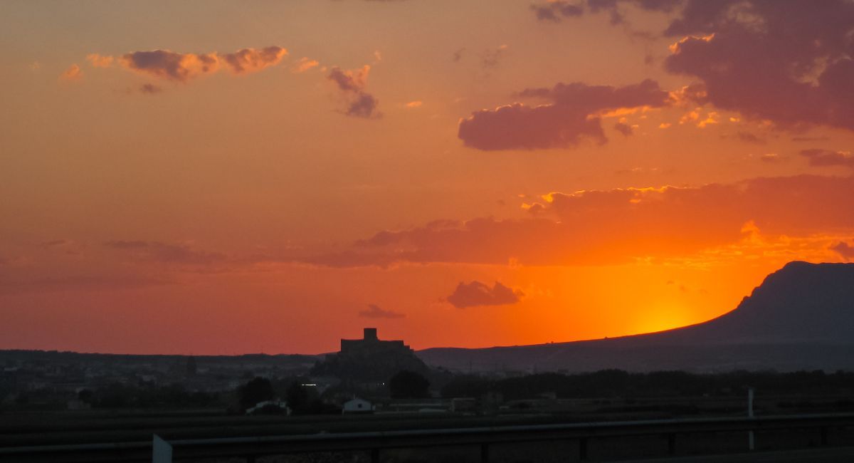 ALTA TENSIÓN ALMANSA MONTESA CARPETAZO