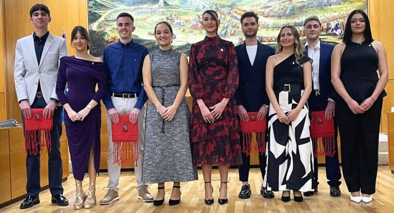 reinas barrio fiestas Almansa