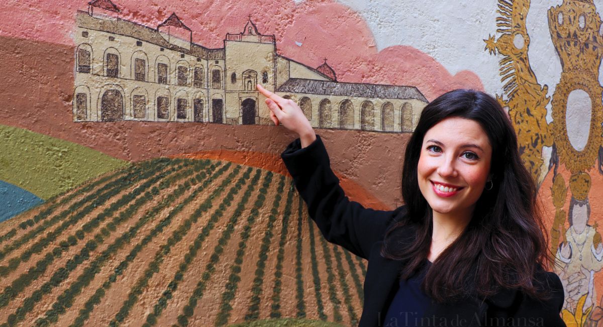 Almudena Alcantud restauradora Talla Virgen Belen piedra Almansa