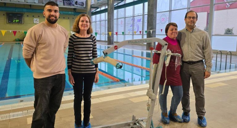 grúa piscina climatizada