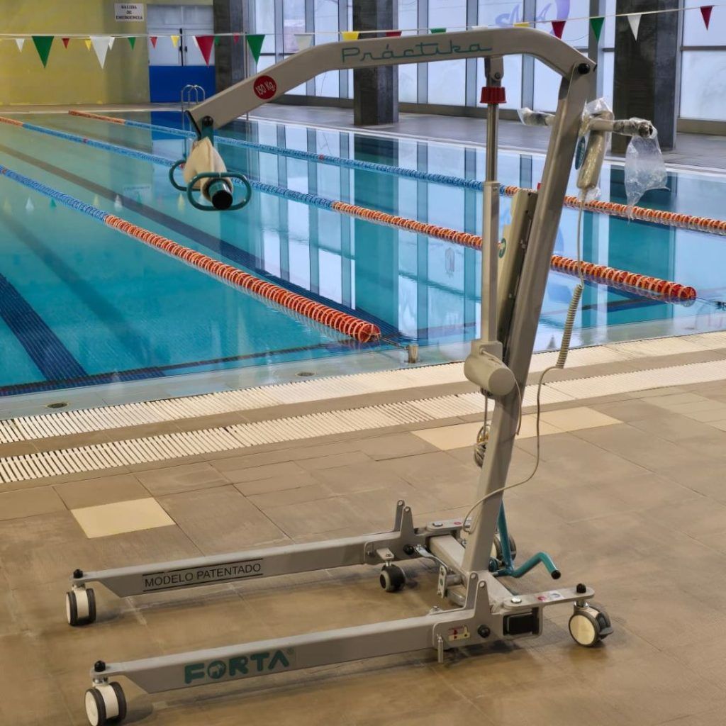 grúa piscina climatizada Almansa