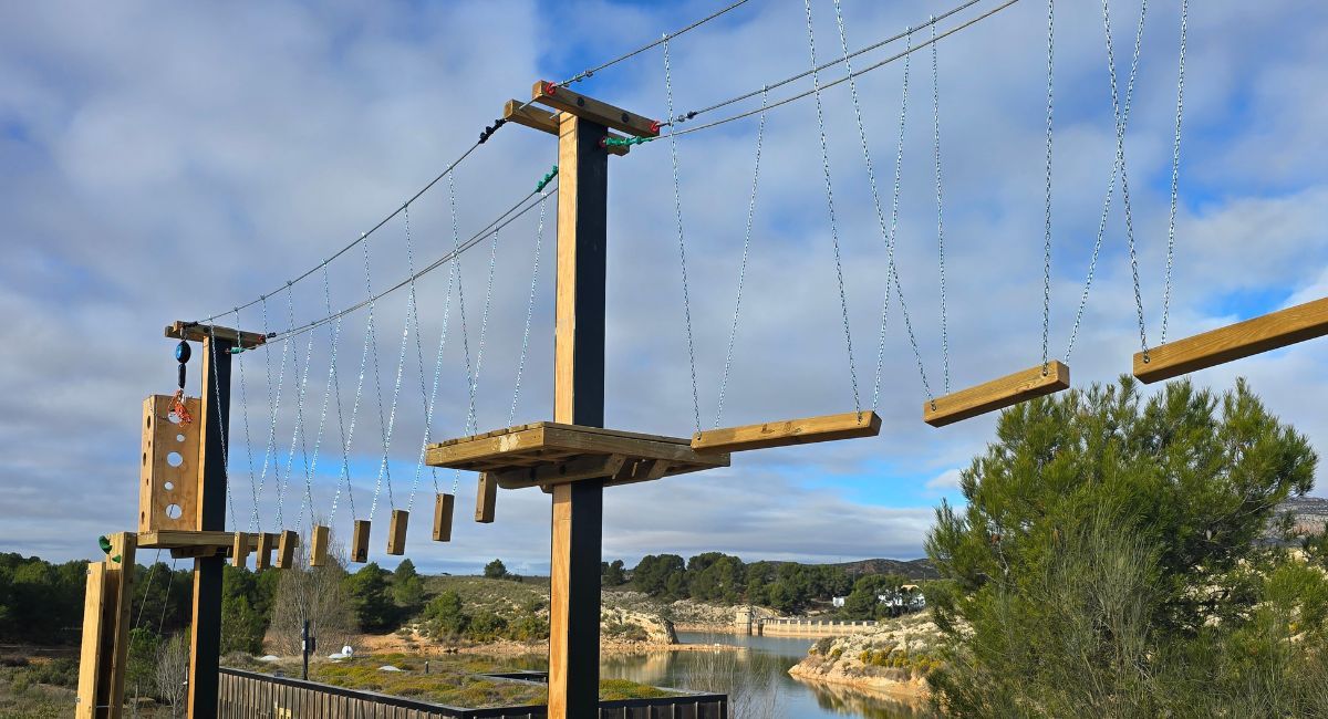 parque multiaventura pantano Almansa