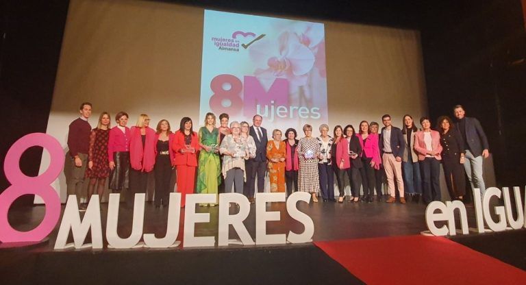 mujeres igualdad almansa acto 2025