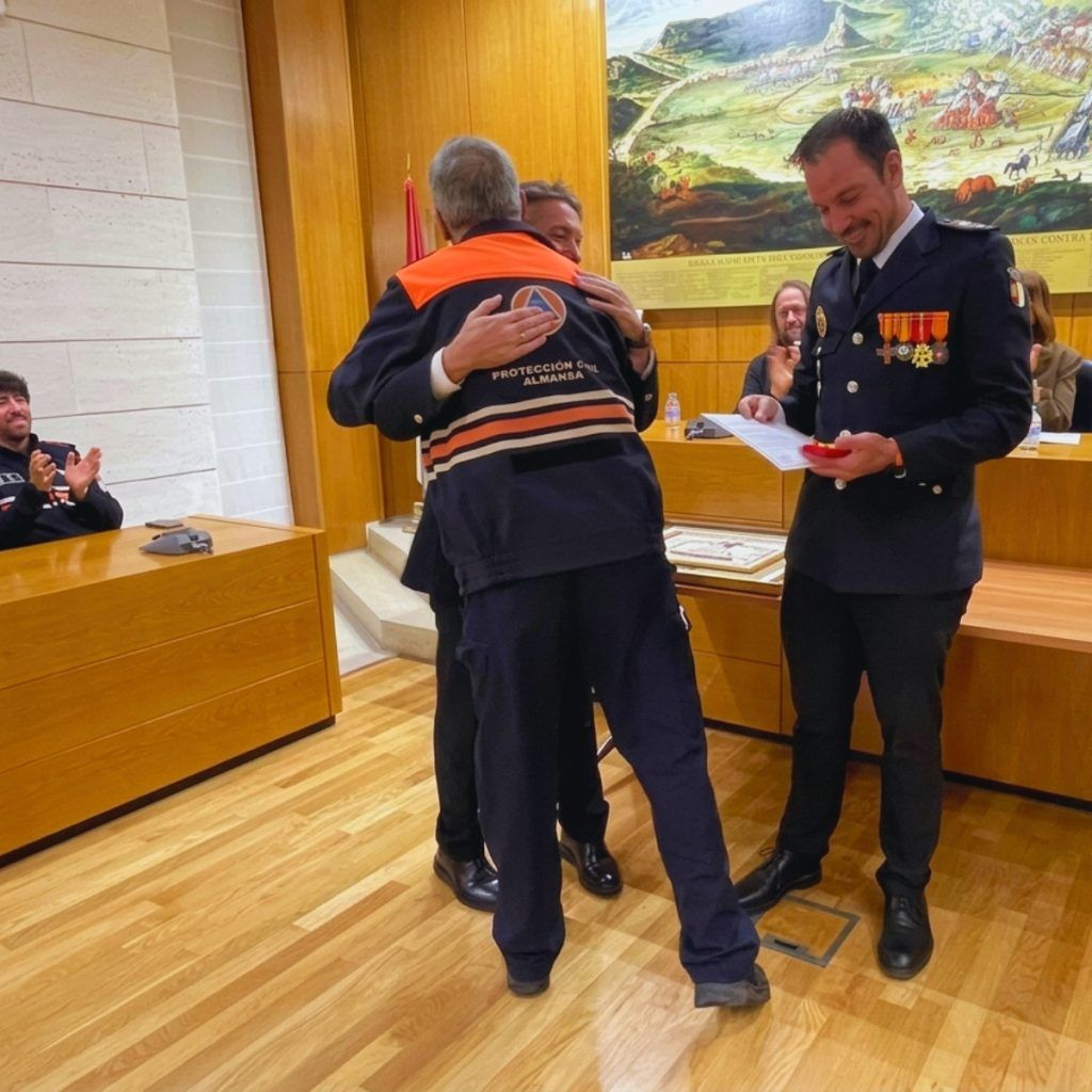 José Luis Tárraga Calero recibe la Medalla de Oro a la Constancia
