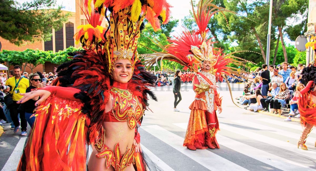 gran desfile festero almansa