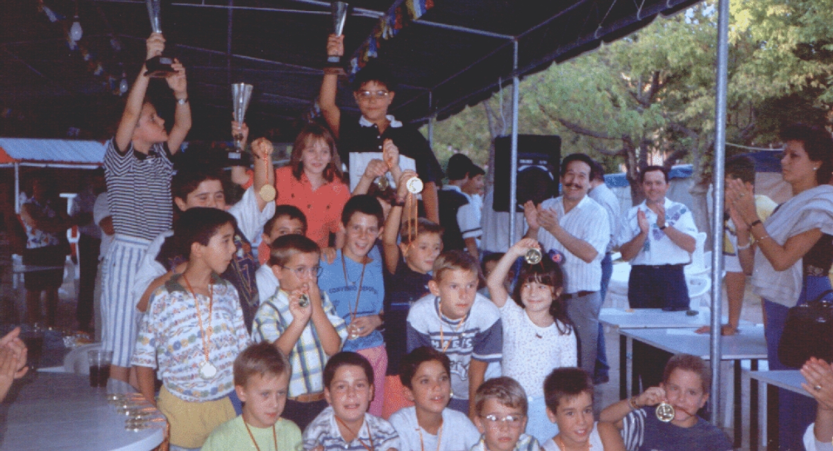 entrega premios primer torneo ajedrez
