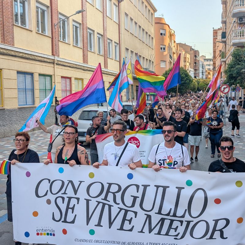 manifestación contra la homofobia en Almansa
