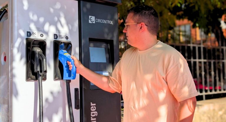 puntos de carga vechículos eléctricos en Almansa