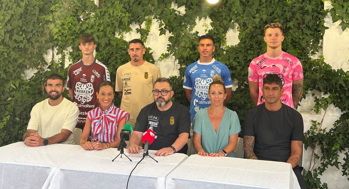 equipaciones UD Almansa 26 27