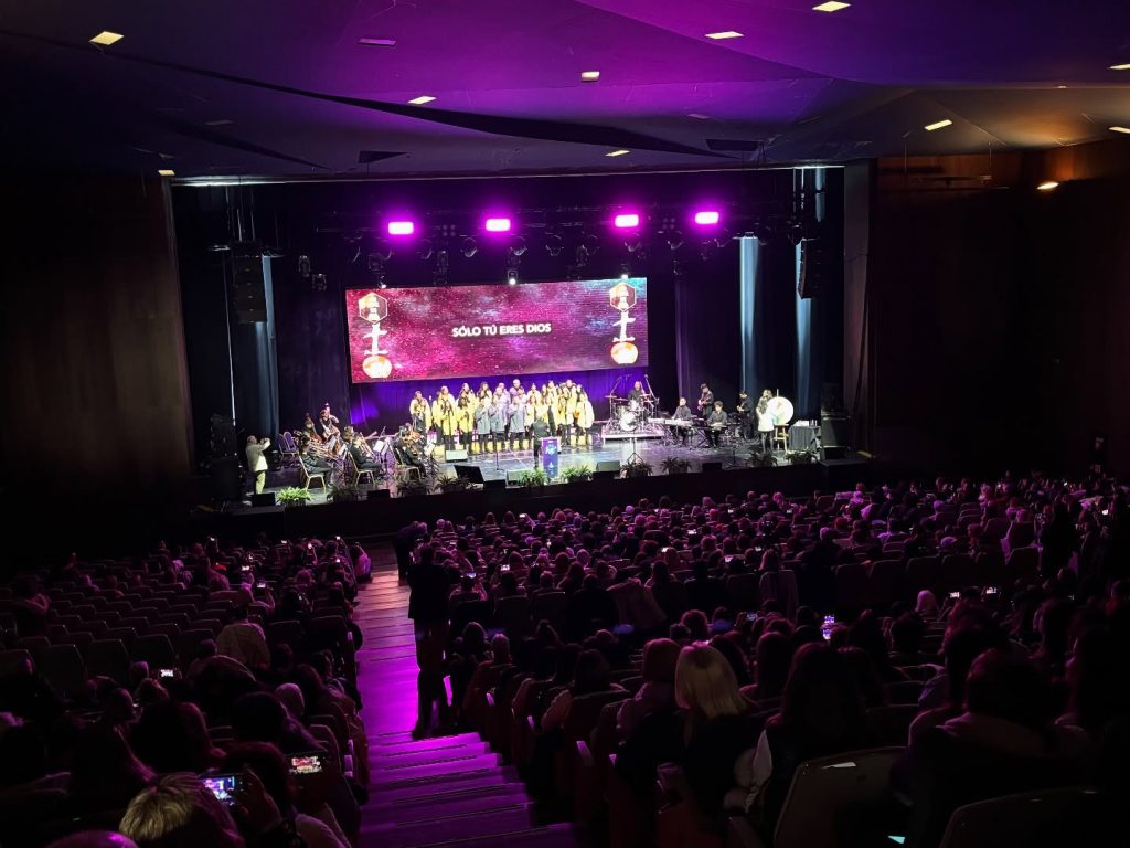 Coro Gospel de CLM actúa en el Palacio Congresos Albacete lleno