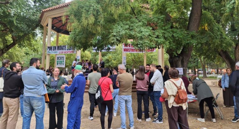 concentración contra monterías en Almansa