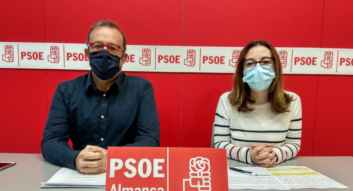 PSOE Almansa Pablo Sánchez y Clara López