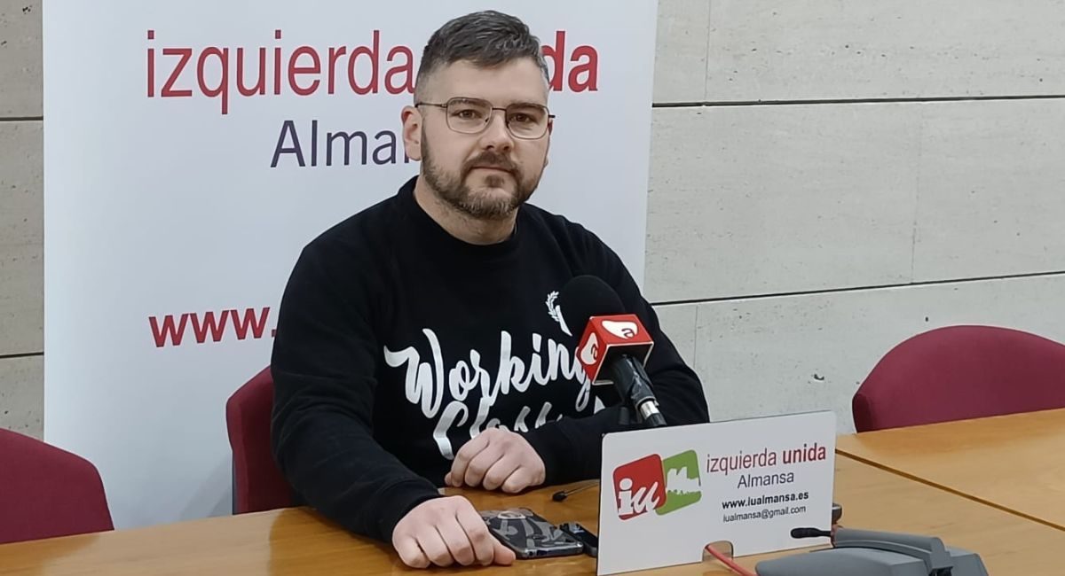 IU Cristian Ibáñez critica actos institucionales