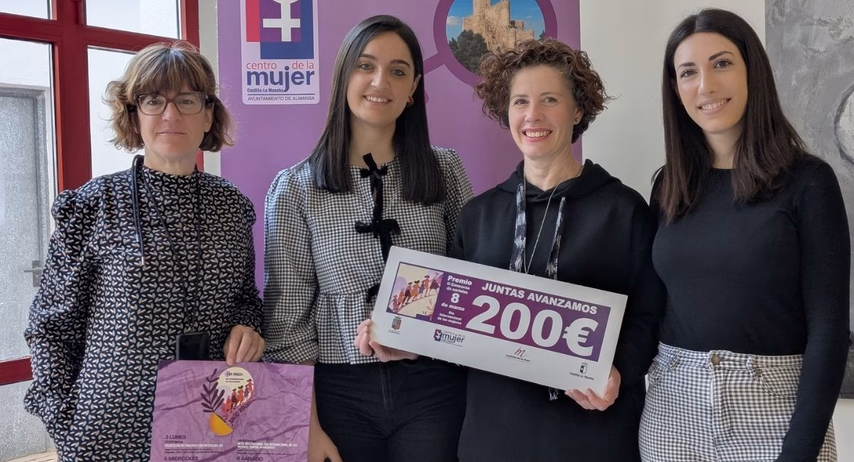 Ana Penadés cartel mujeres