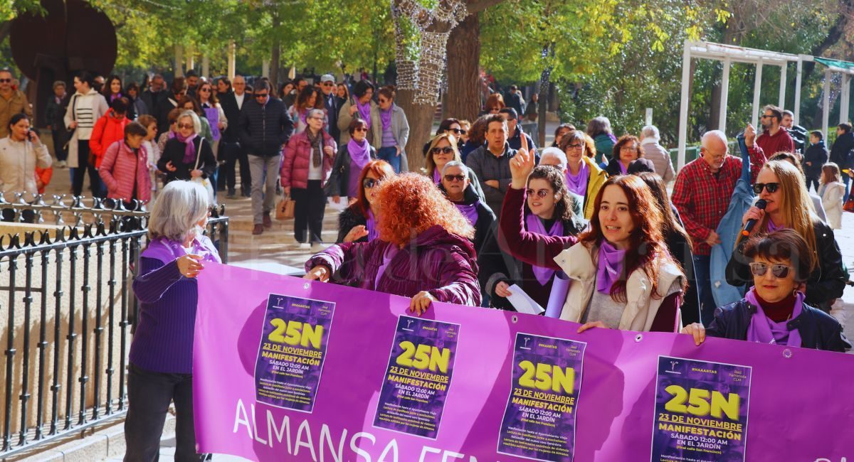 manifestación almansa feminista 25N