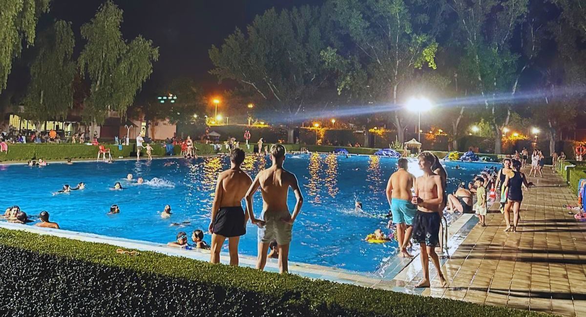 piscinas verano almansa horario nocturno