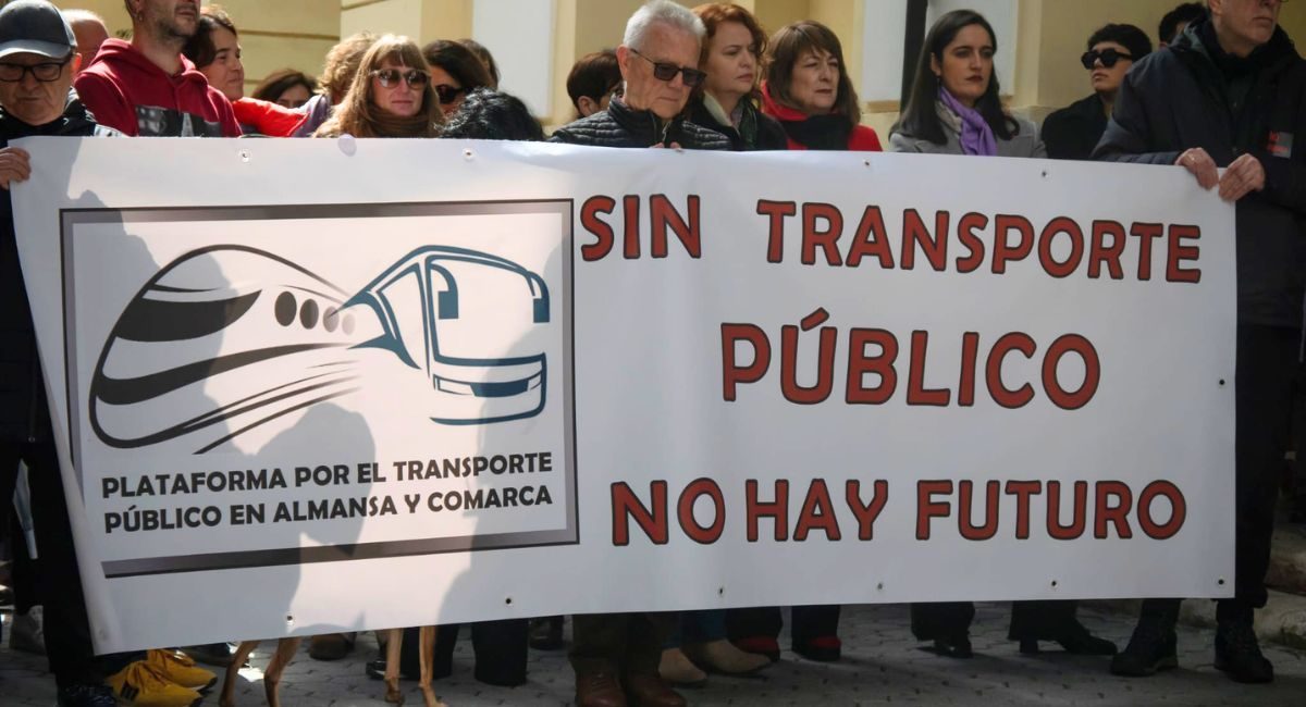 plataforma transporte Almansa manifestación
