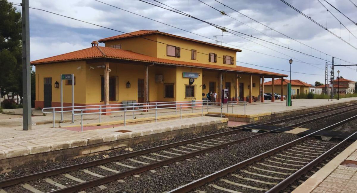 podemos almansa tren