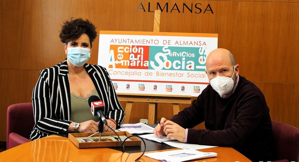 Margarita Sánchez y Andrés Candel resumen las medidas de servicios sociales en el año del COVID